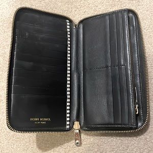 Henri Bendel wallet